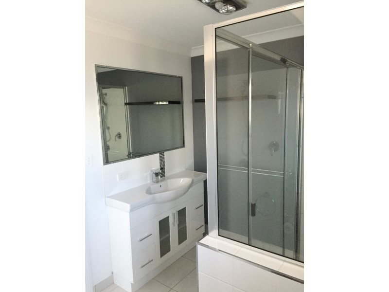 12 Makybe Diva Drive, Ooralea QLD 4740