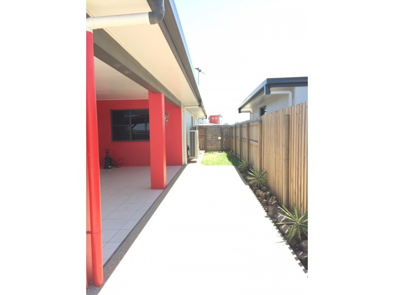 12 Makybe Diva Drive, Ooralea QLD 4740