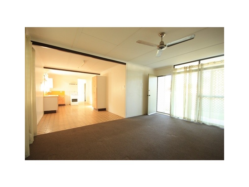 1 Houdewind Street, Eimeo QLD 4740