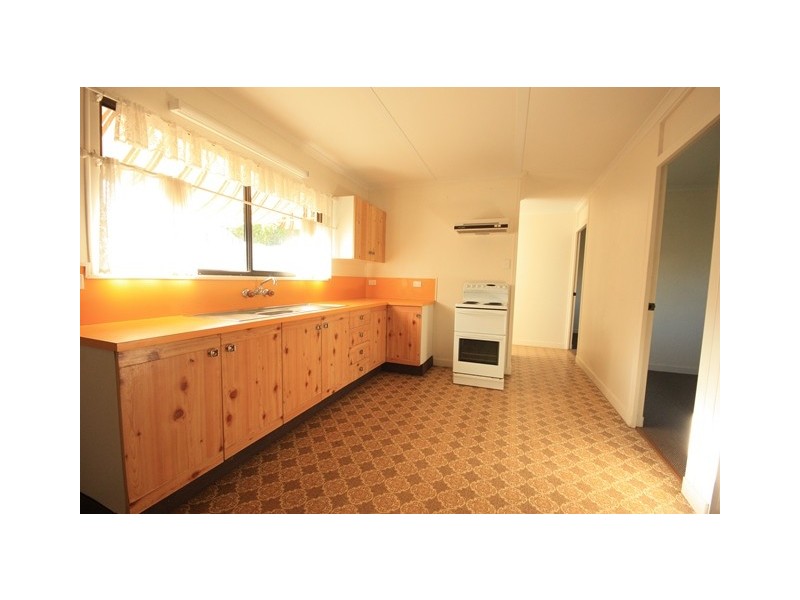 1 Houdewind Street, Eimeo QLD 4740