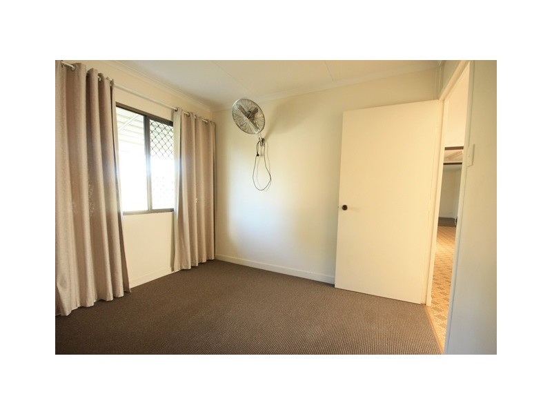 1 Houdewind Street, Eimeo QLD 4740