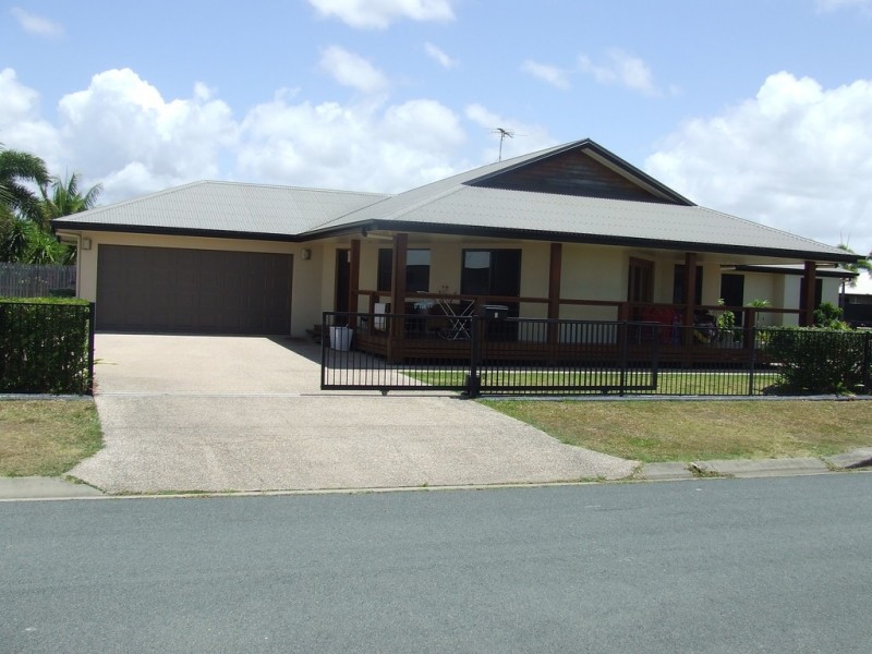 9 Dominique Drive, Glenella QLD 4740