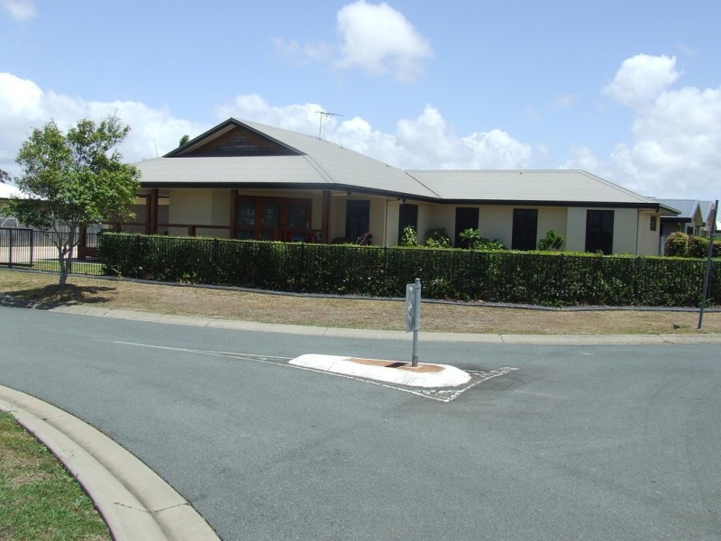 9 Dominique Drive, Glenella QLD 4740