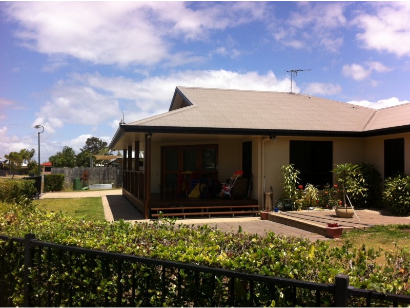 9 Dominique Drive, Glenella QLD 4740