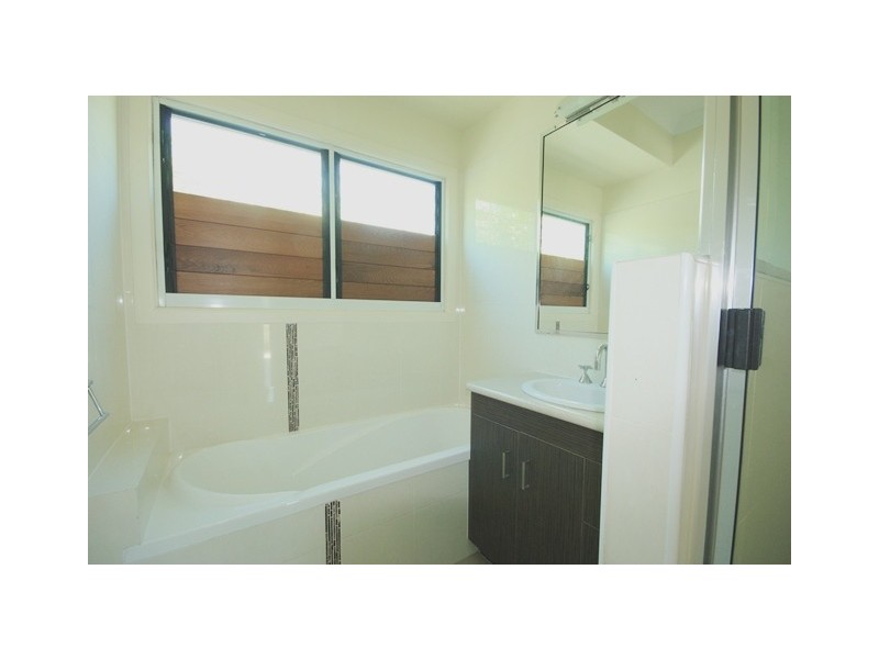 83 Village Cct, Eimeo QLD 4740