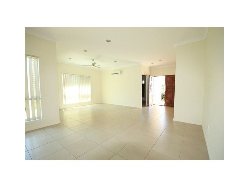 83 Village Cct, Eimeo QLD 4740