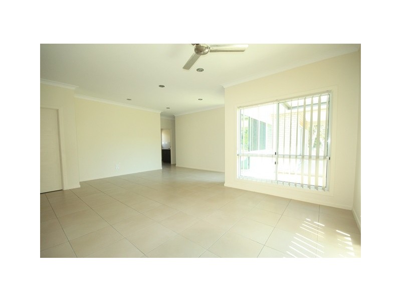83 Village Cct, Eimeo QLD 4740