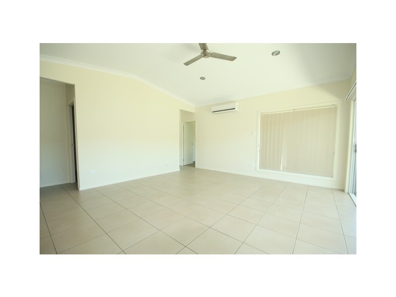 83 Village Cct, Eimeo QLD 4740