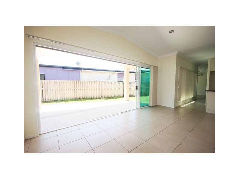 83 Village Cct, Eimeo QLD 4740