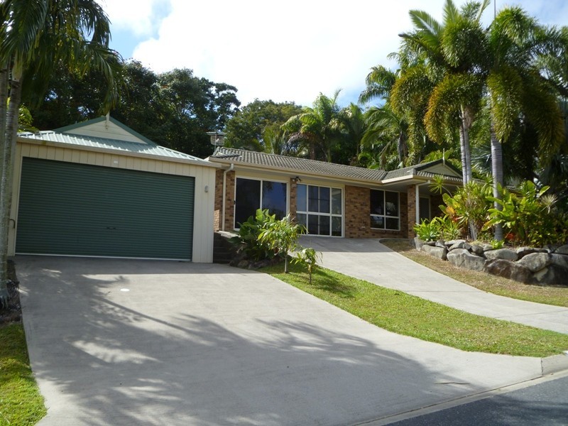 13 Hillcrest Street, Eimeo QLD 4740