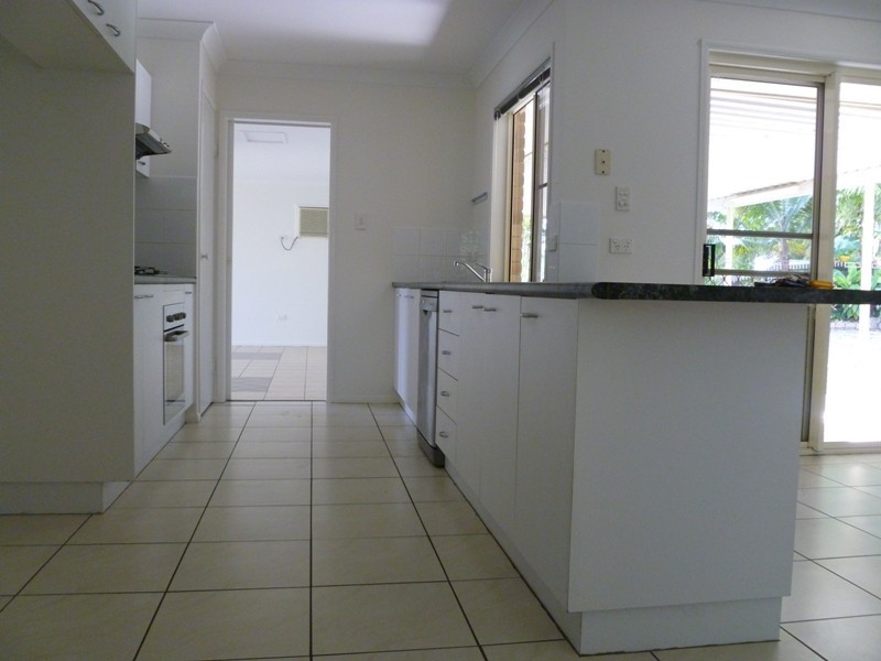 13 Hillcrest Street, Eimeo QLD 4740
