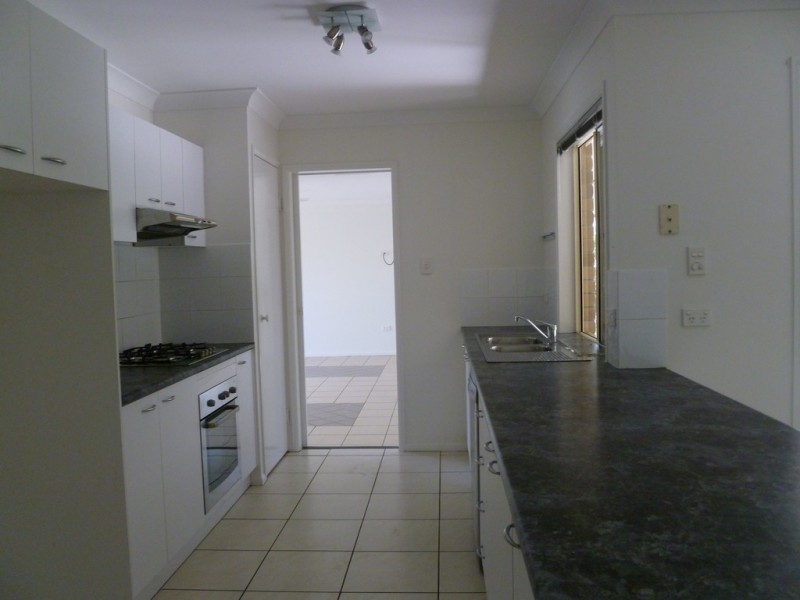 13 Hillcrest Street, Eimeo QLD 4740