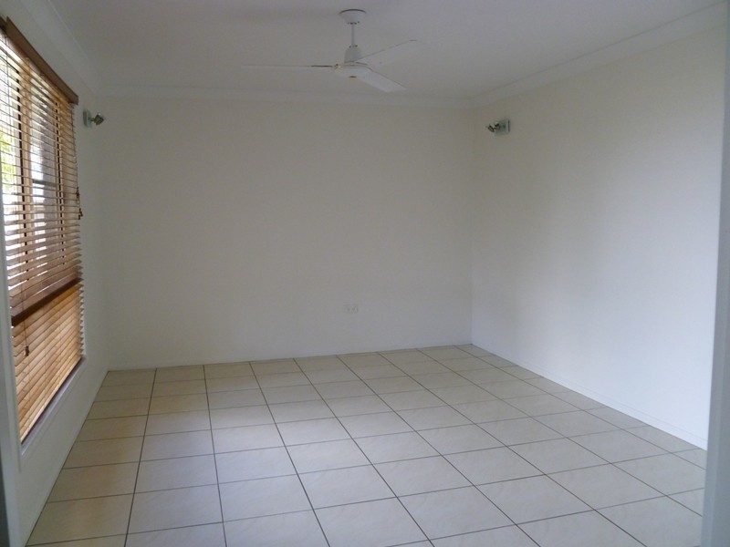 13 Hillcrest Street, Eimeo QLD 4740