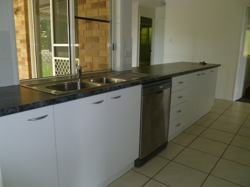 13 Hillcrest Street, Eimeo QLD 4740