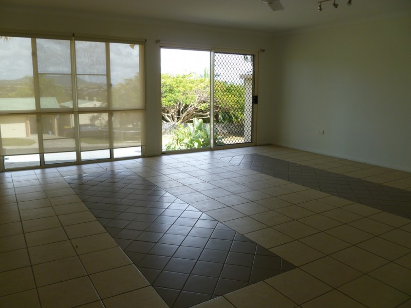 13 Hillcrest Street, Eimeo QLD 4740