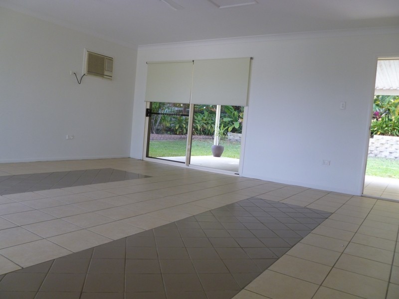13 Hillcrest Street, Eimeo QLD 4740