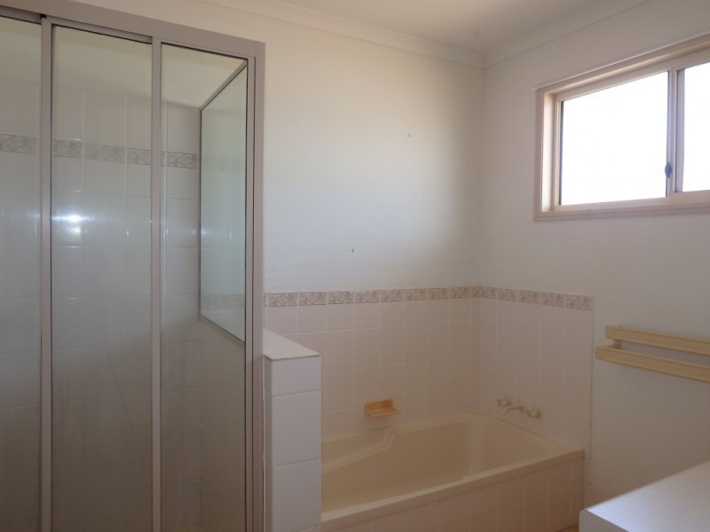 31 Yeates Crescent, Dysart QLD 4745