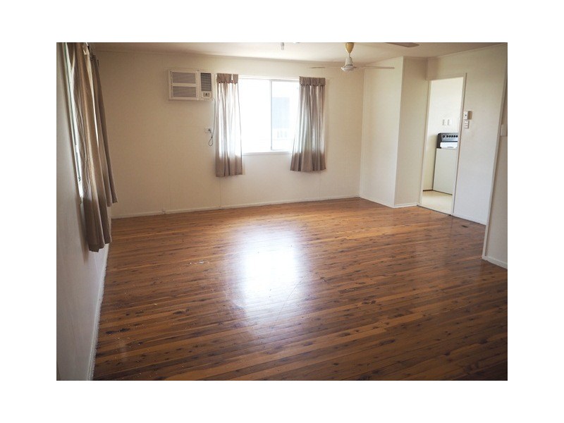 37 Hannah Crescent, Dysart QLD 4745