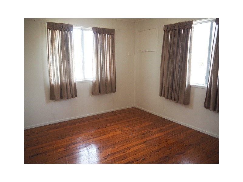 37 Hannah Crescent, Dysart QLD 4745