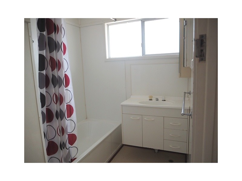 37 Hannah Crescent, Dysart QLD 4745