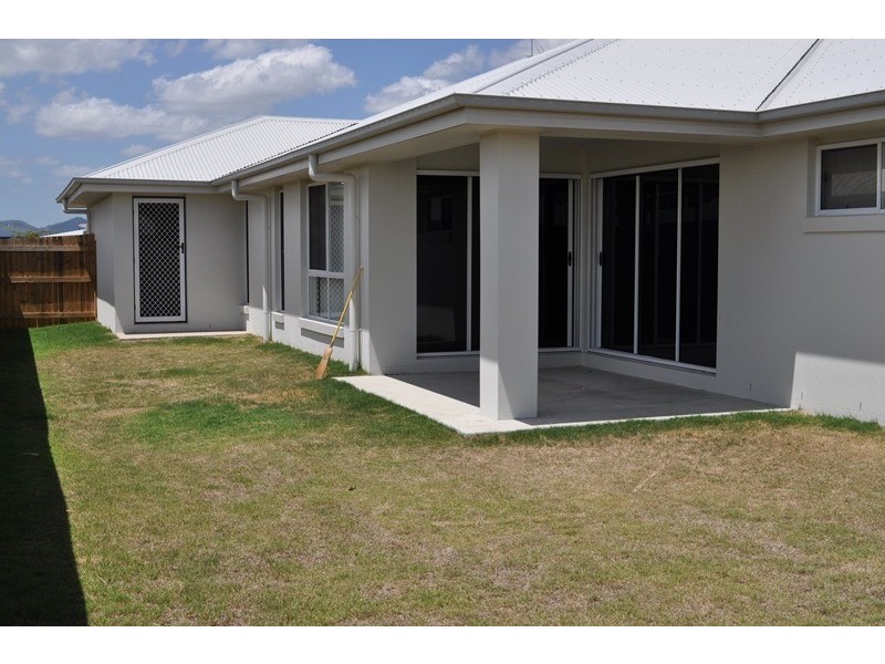 18 Amelia Drive, Mirani QLD 4754