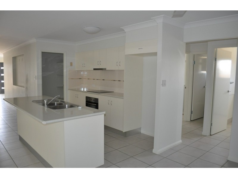 18 Amelia Drive, Mirani QLD 4754