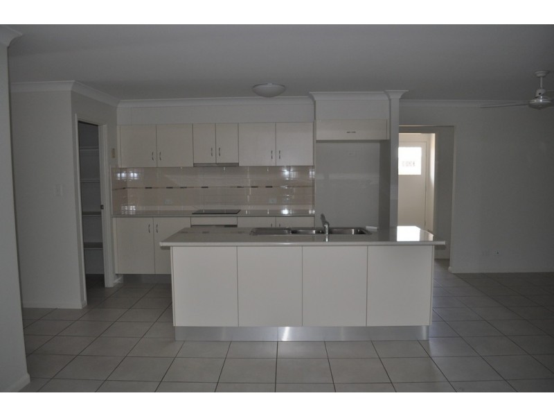 18 Amelia Drive, Mirani QLD 4754