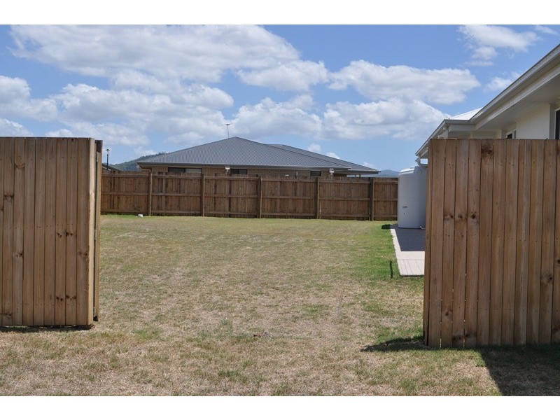 18 Amelia Drive, Mirani QLD 4754