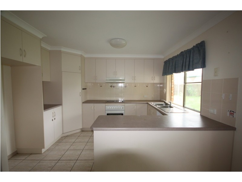 4 Caledonian Drive, Beaconsfield QLD 4740