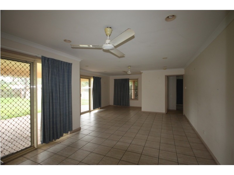 4 Caledonian Drive, Beaconsfield QLD 4740