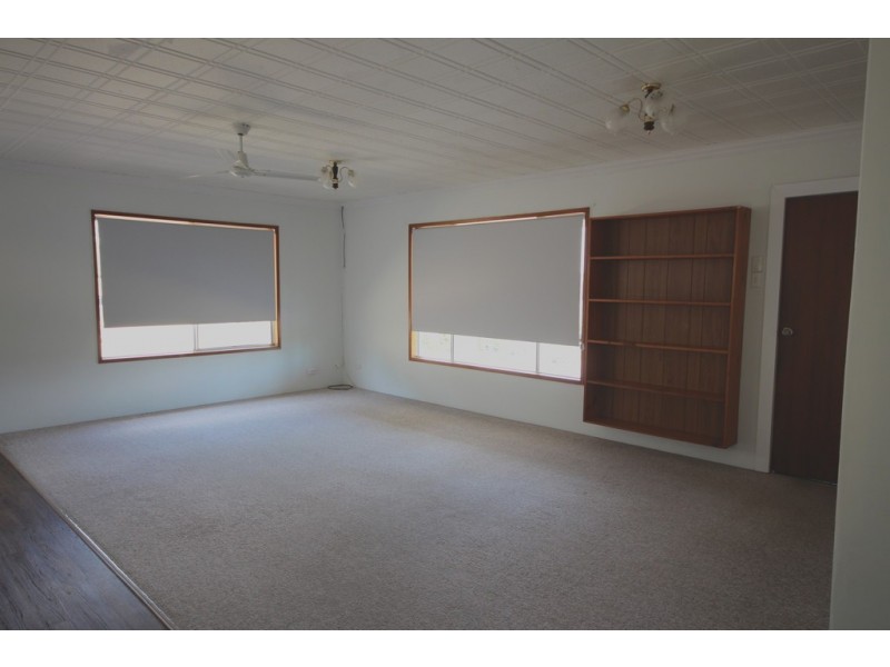 2 Sunset Drive, Sarina Beach QLD 4737