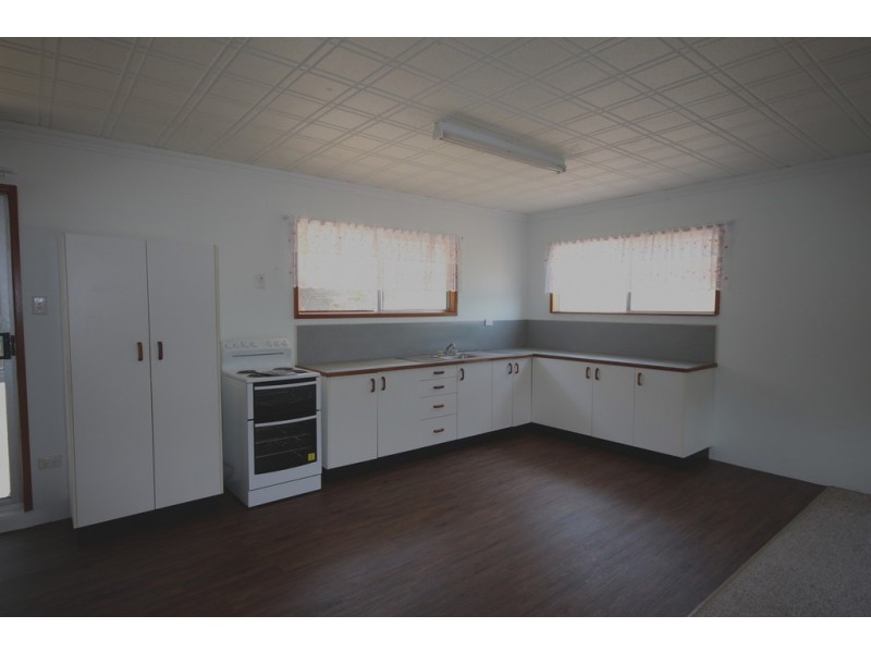 2 Sunset Drive, Sarina Beach QLD 4737