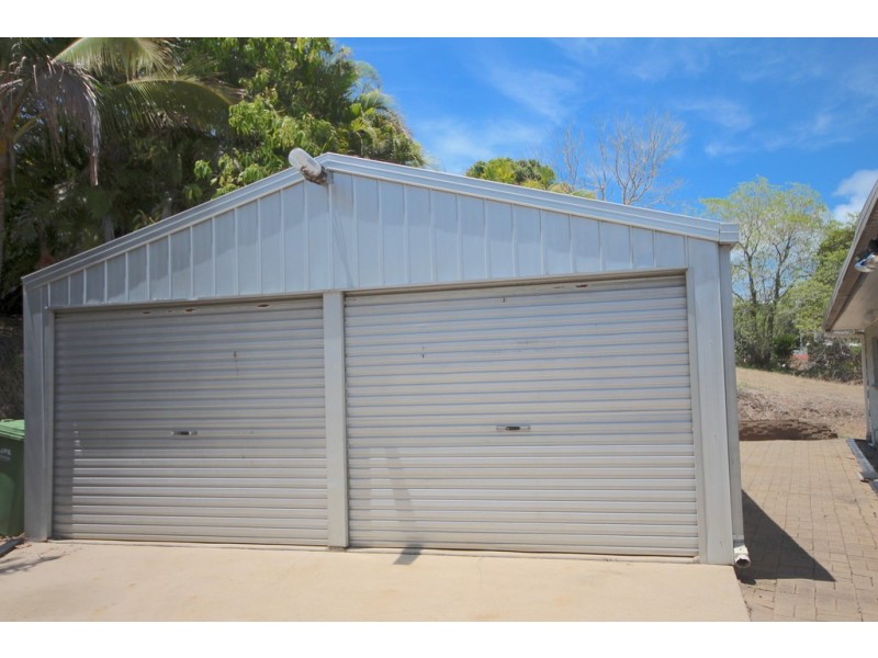 2 Sunset Drive, Sarina Beach QLD 4737