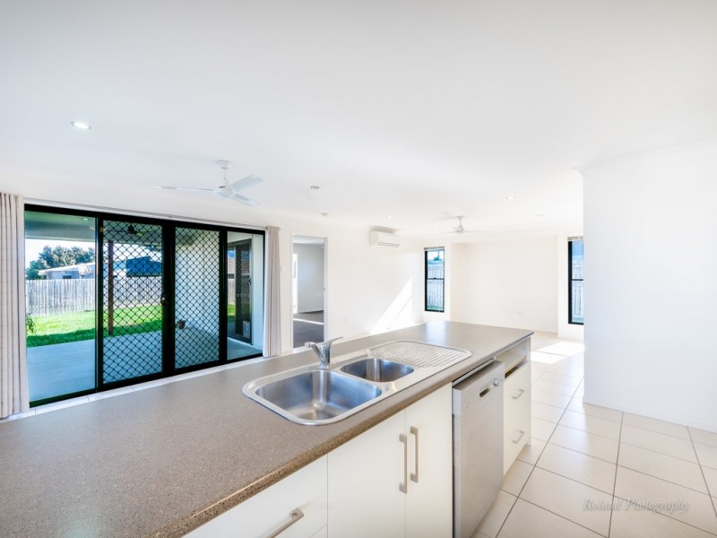 8 Montgomery Street, Rural View QLD 4740
