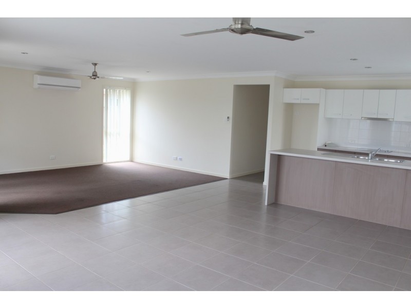 73 Scarborough Circuit, Blacks Beach QLD 4740