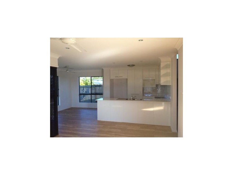 2/1 College Court, North Mackay QLD 4740