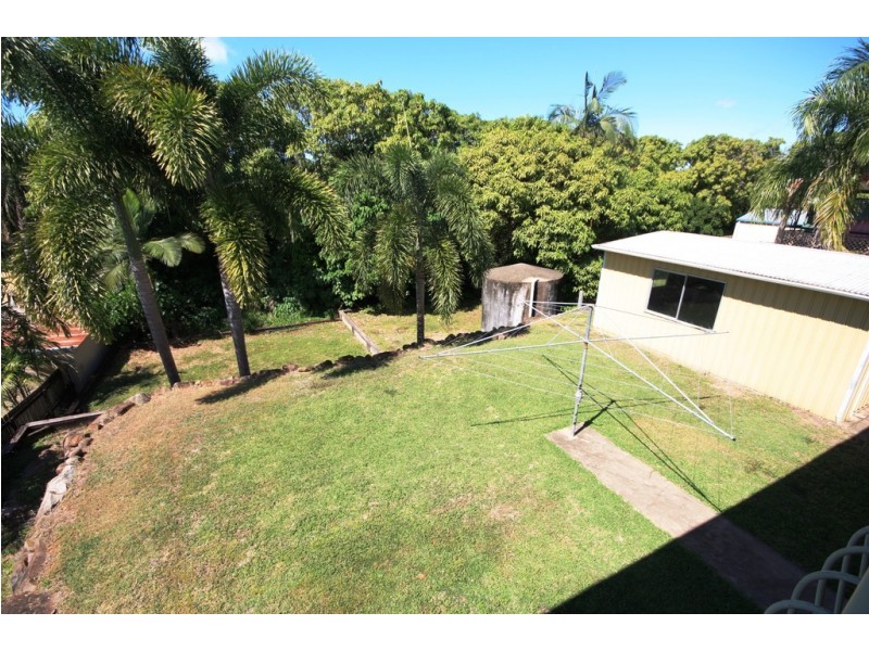 8 Adair Court, Rural View QLD 4740