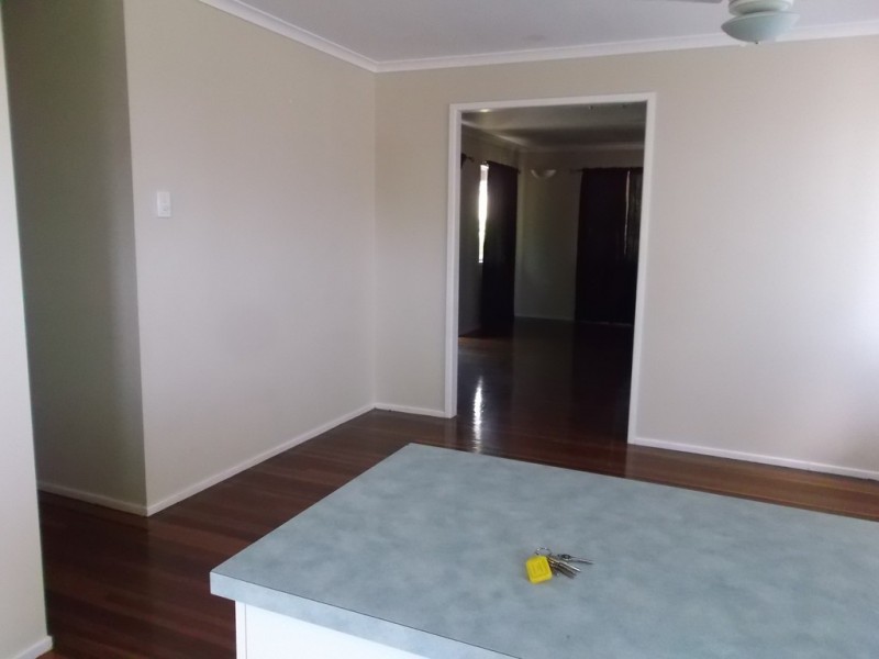 8 Adair Court, Rural View QLD 4740