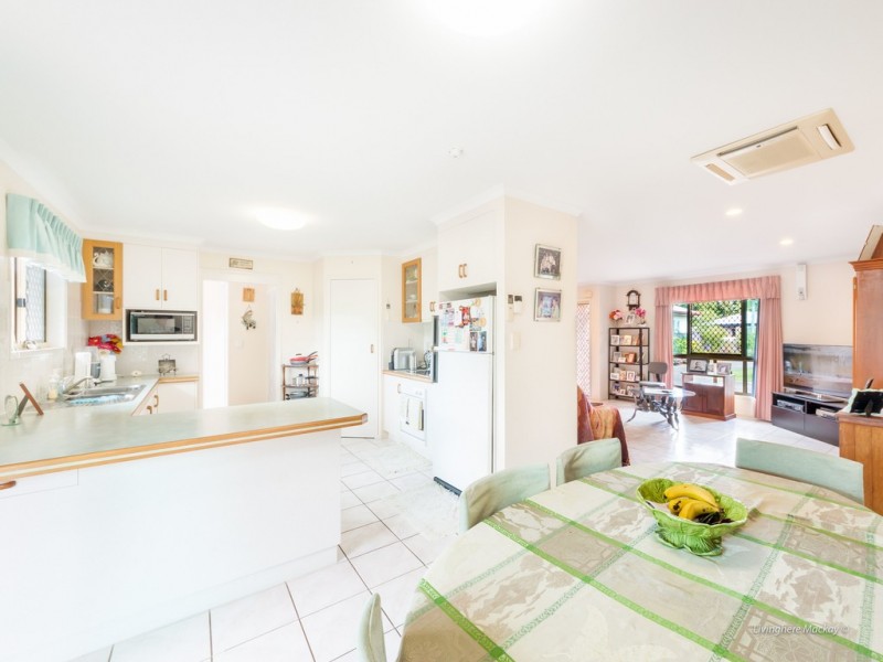 2/4 Douglas Street, West Mackay QLD 4740