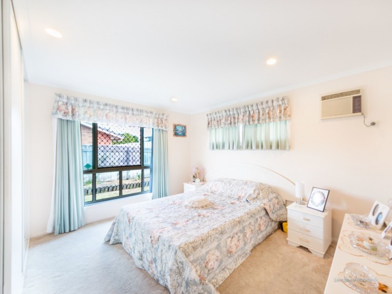 2/4 Douglas Street, West Mackay QLD 4740