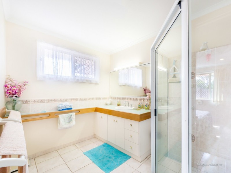 2/4 Douglas Street, West Mackay QLD 4740