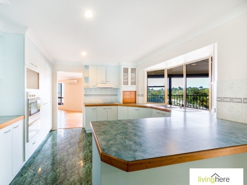 15 Theodore Crescent, Rural View QLD 4740