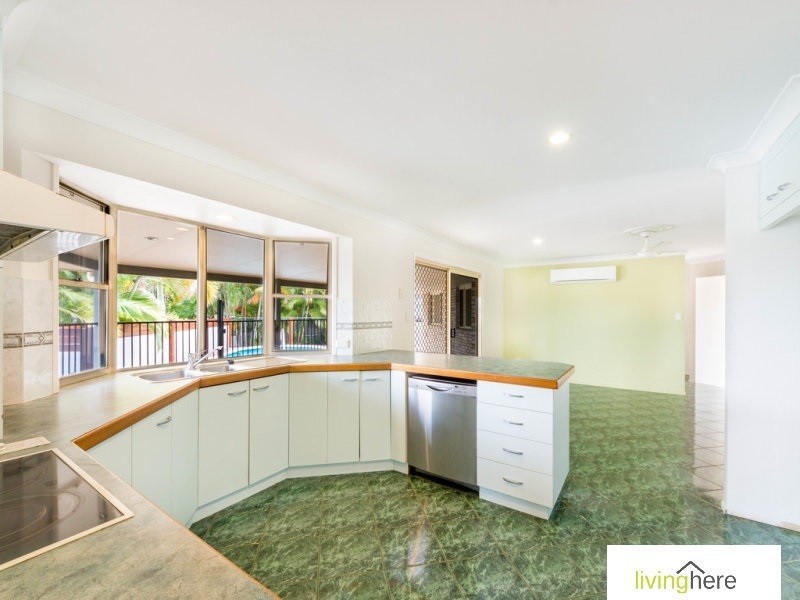 15 Theodore Crescent, Rural View QLD 4740