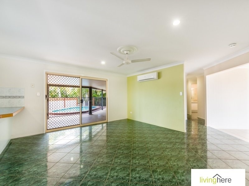 15 Theodore Crescent, Rural View QLD 4740