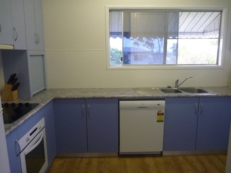16 Cuthbert Street, Moranbah QLD 4744