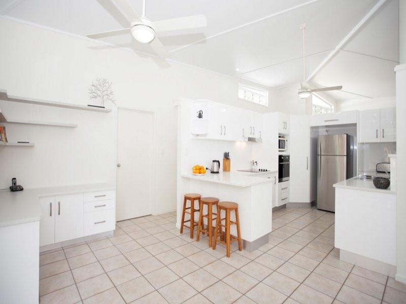 9/11 Pansy Wood Court, Mount Pleasant QLD 4740