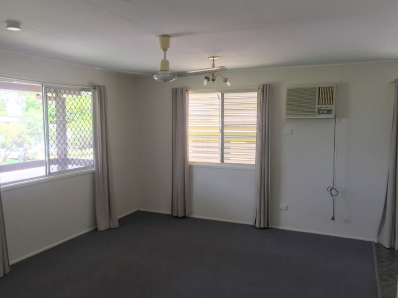 39 Flinders Dr, Moranbah QLD 4744