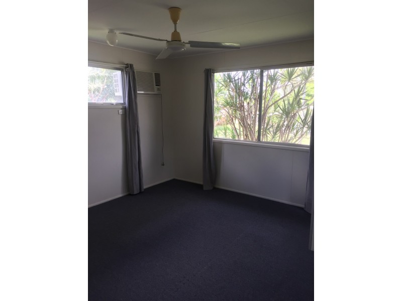 39 Flinders Dr, Moranbah QLD 4744