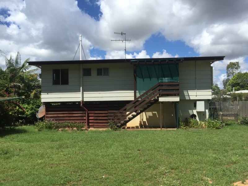 39 Flinders Dr, Moranbah QLD 4744