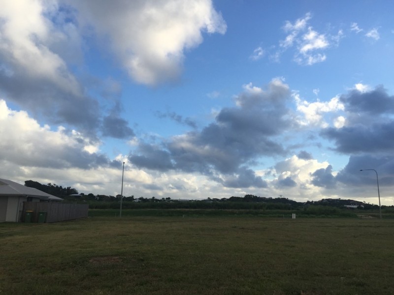 14 Henley Close, Blacks Beach QLD 4740